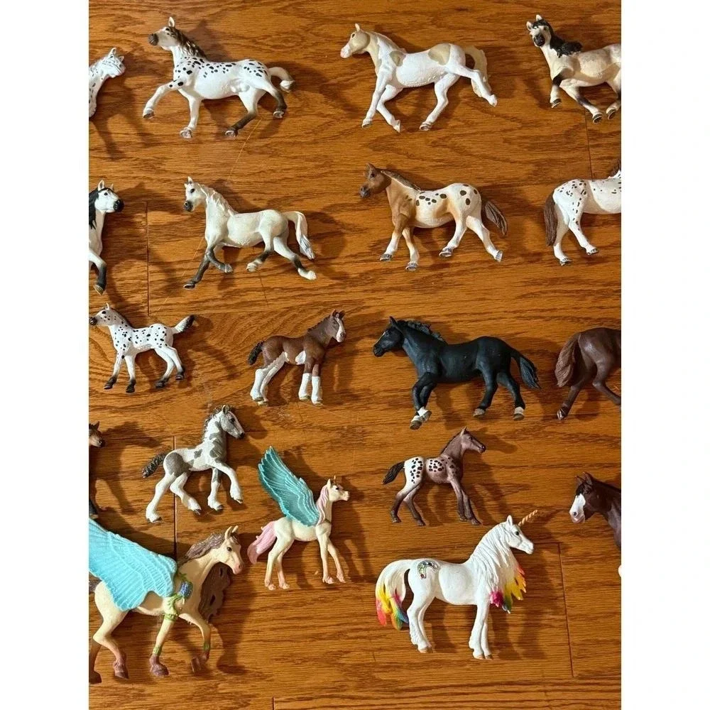 ENORMOUS Collection of 44 Authentic Schleich Horses - 21 NWT Stallions, Unicorn